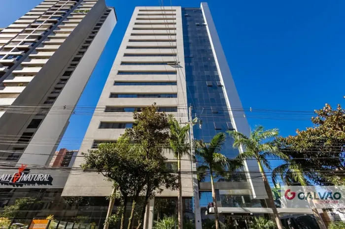Studio Mobiliado e pronto para morar no Coração do Água Verde