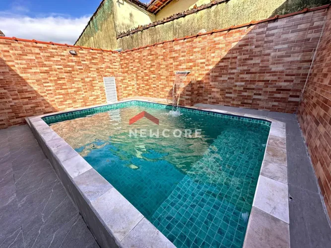 Casa em Rua Lucy - Jardim Praia Grande - Mongaguá/SP
