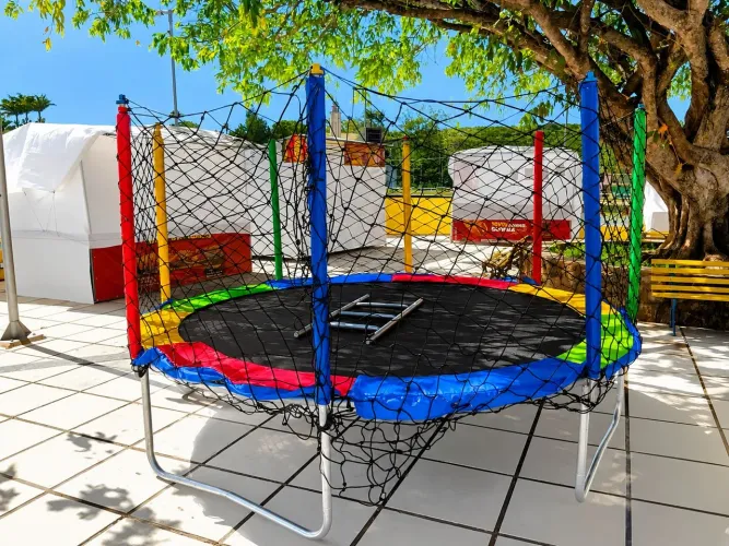 2 trampolins com tubos patentes de 6pes 5mt e a outra cama e de 3,50 fabricação esclu
