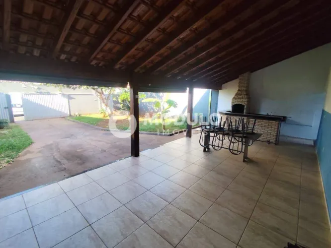 Casa residencial disponível para locação no bairro Jardim Patrícia.