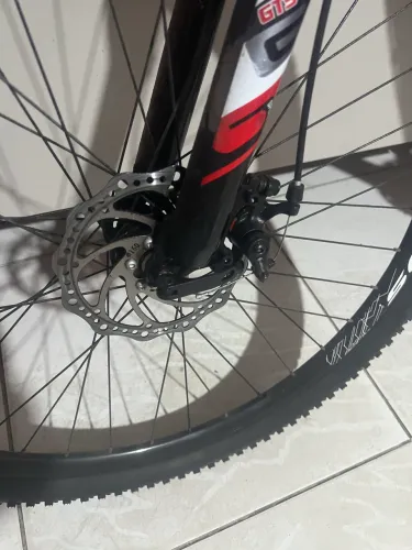 Vendo uma bicicleta