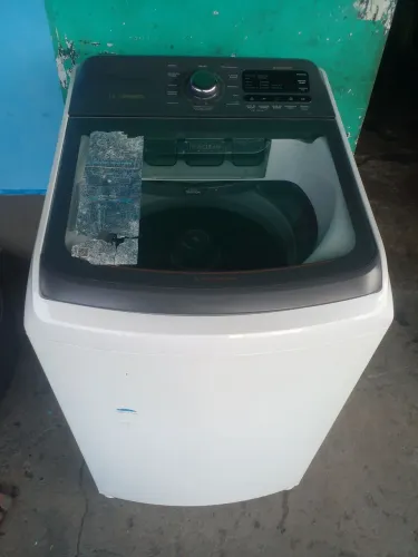 Máquina de lavar Electrolux 14kg semi nova