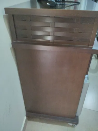 Vendo RACK de madeira com rodinhas