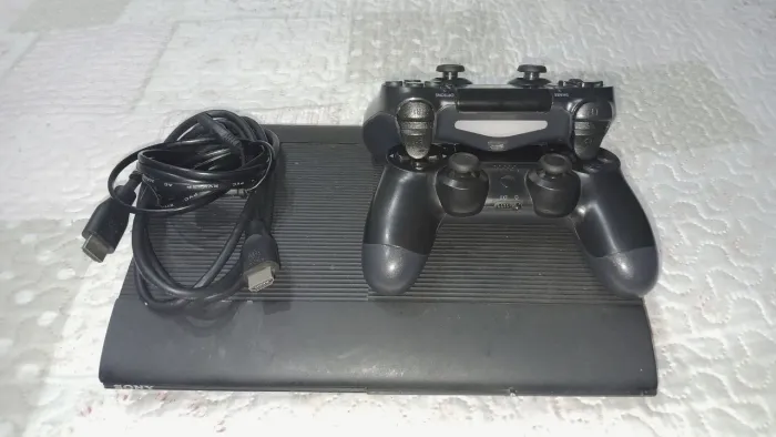 Venda-se PS3 Desbloqueado, preço negociável 