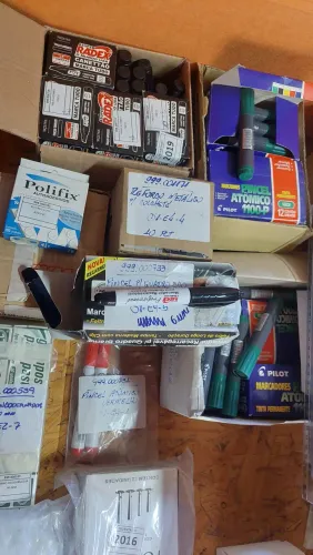 Material de escritório pasta cartão caneta piloto em quantidade