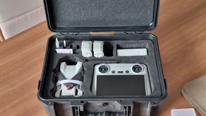 DJI MINI 3 + RC com tela + case + 2 baterias 