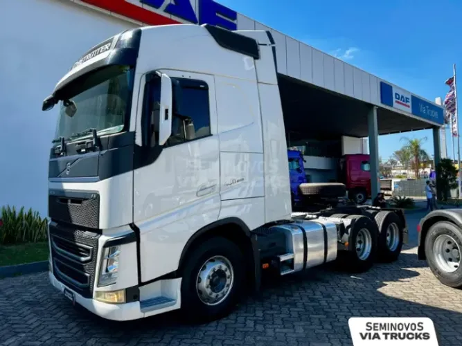 Caminhão Volvo FH 460 6x2 Globetrotter (Teto Alto) 2020/2021 Revisado e com garantia!