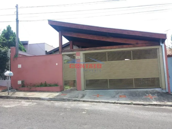Casa Padrão com 3 Dormitórios e Churrasqueira em São Carlos