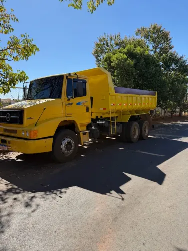 Mercedes benz 1620 caçamba estudo troca em retro escavadeira