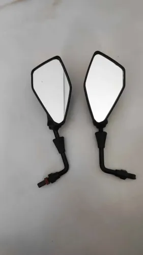 Par de retrovisores esportivo para moto com design moderno e excelente visibilidade. Perfe