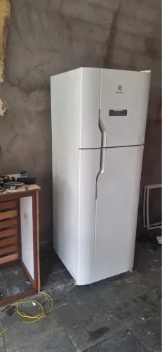 Geladeira Eletrolux DFN-41 371Lt