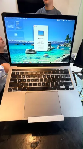 MACBOOK PRO M2
