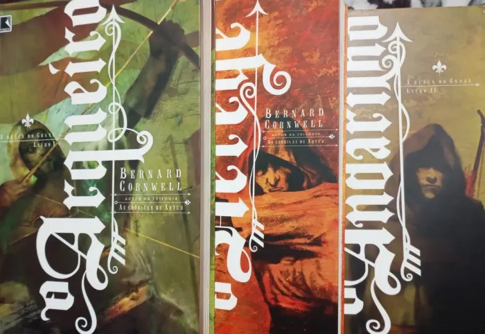 LIVRO - A BUSCA DO GRAAL - TRILOGIA