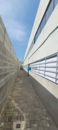 Galpão à venda ou locação, 650m² de área construída, em 800 m² de terreno, 5 vagas, no Con