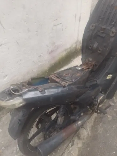 Vendo essa moto