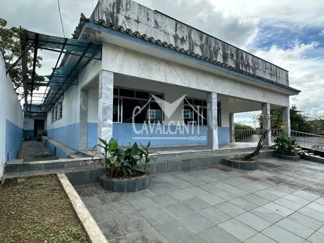 Casa térrea ampla 5 quartos em Centro - Itaboraí - RJ
