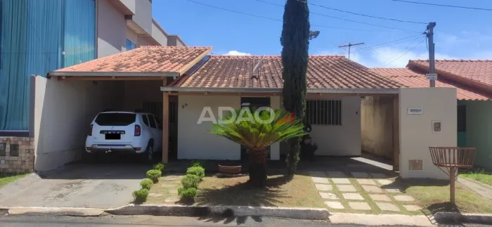 CASA EM CONDOMINIO FECHADO