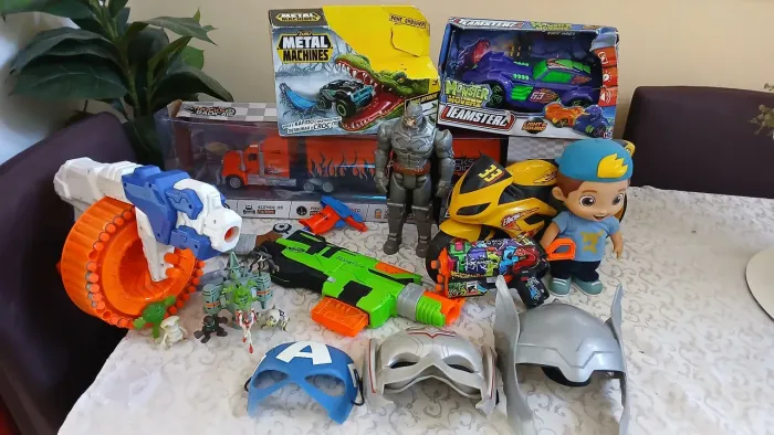 Brinquedos variados 