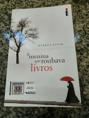 Livro A menina que roubava livros