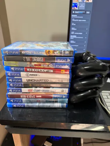 Vendo ps4 FAT + jogos e controles