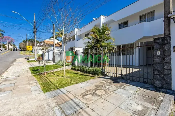Sobrado com 125,50m² para locação na Rua Antônio Corrêa Bittencourt no Ahú - 128