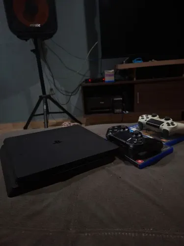 VENDE-SE PS4 SLIM 1TB