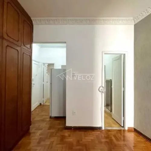 Kitnet/Conjugado : / Residencial / Glória