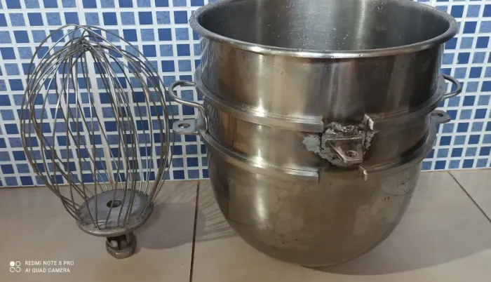 Tigela Inox 40L + Batedor Globo ? Batedeira Hobart Ecomax ES400
