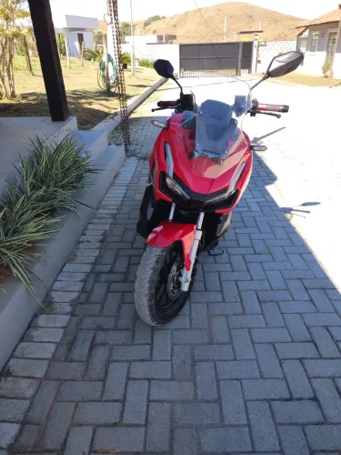 Vendo linda moto ADV 2021