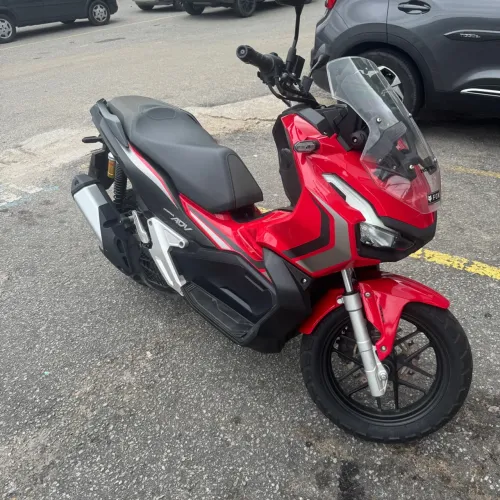 Honda ADV 150 2024