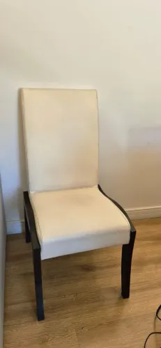 Vendo conjunto de 6 cadeiras de couro