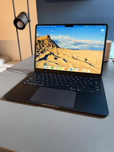 MacBook Air M2 (2022) ? Midnight