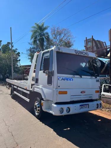 ? Ford Cargo 815 Guincho 2003 - Pronto para Trabalhar!