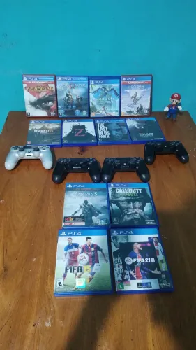 Vendas de jogos ps4 apartir de 50 reais e controles 150 reais cada um