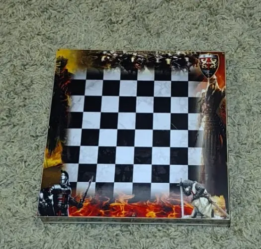 tabuleiro de xadrez com peças medievais