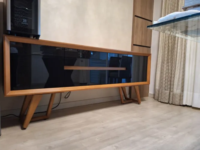 Aparador buffet para sala de jantar em madeira maciça
