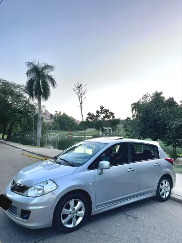 Nissan Tiida SL 1.8/1.8 Flex 16V Aut. 2013