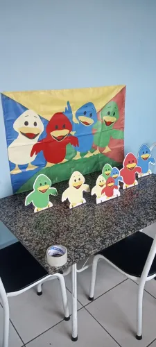 Kit Decoração Festa Infantil Patinhos Coloridos Completo + Painel + Displays - Lindo e Pro
