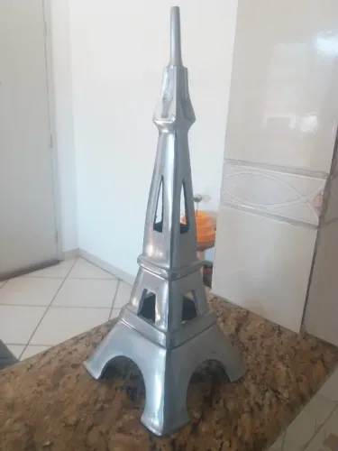 Torre Eiffel de alumínio