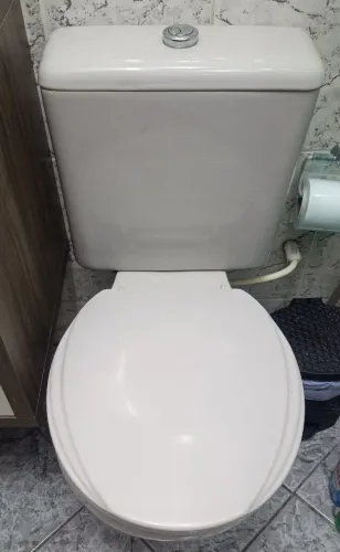 Vaso sanitário com caixa acoplada