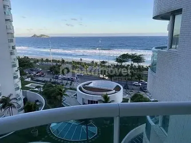Barra da Tijuca Flat melhor ponto da praia serviço completo vista mar