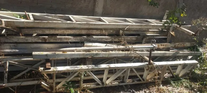 TESOURAS PARA TELHADOS E GALPÕES 100,00 O METRO