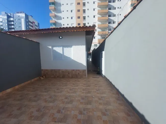 Térrea para venda possui 72 metros quadrados com 2 quartos em Guilhermina - Praia Grande -