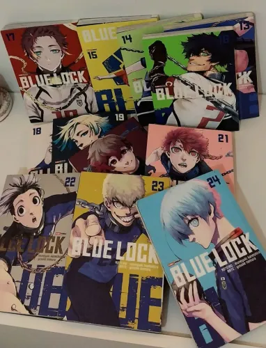 MANGÁ BLUE LOCK - VOLUMES 13 AO 24 | USADOS EM ÓTIMO ESTADO