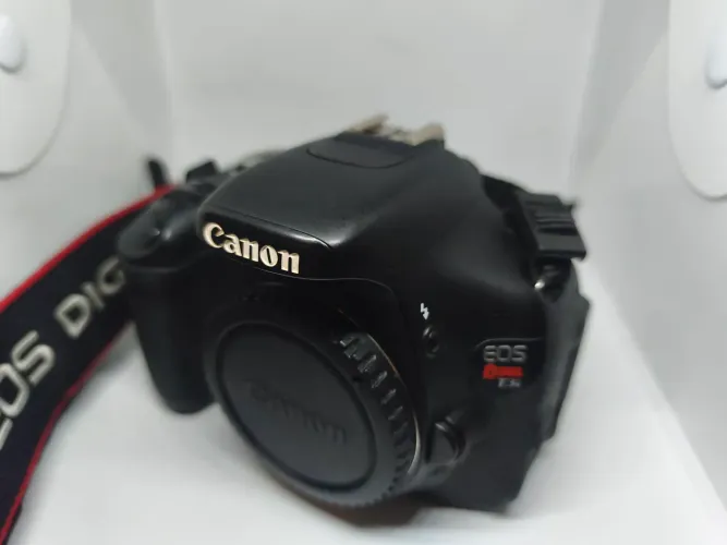 Canon T3i + Lente 18-55 IS