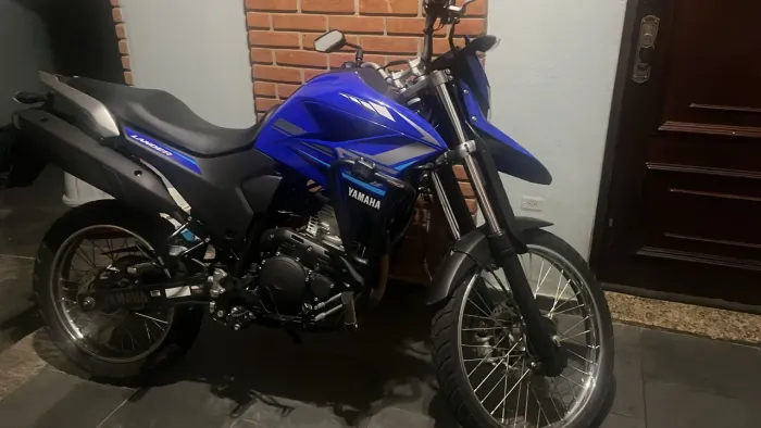 VENDO LANDER Único Dono Baixíssima Km.