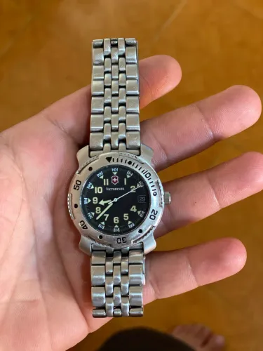 Relógio VICTORINOX feminino 