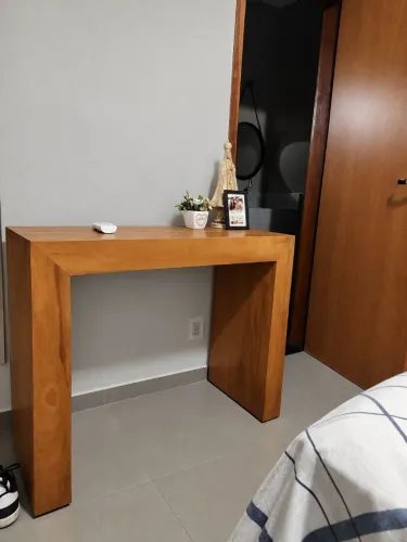 Vendo aparador feito em madeira, movel da loja MADEIRA PURA.. feito sob medida