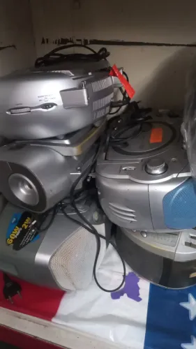 Rádios antigos com cd e fm funcionando direitinho