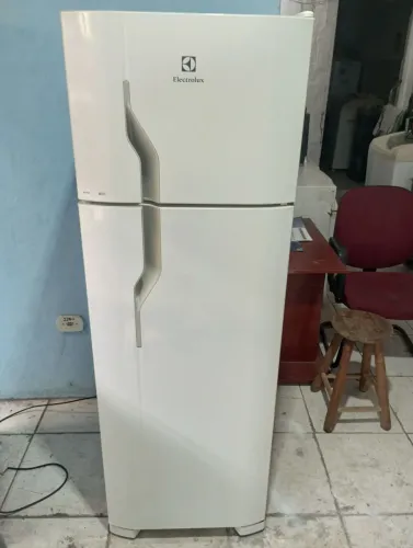 Geladeira Eletrolux 350 litros 220 vts